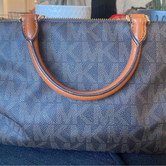 Michael Kors Signature Medium Tote - Picture 9 of 12